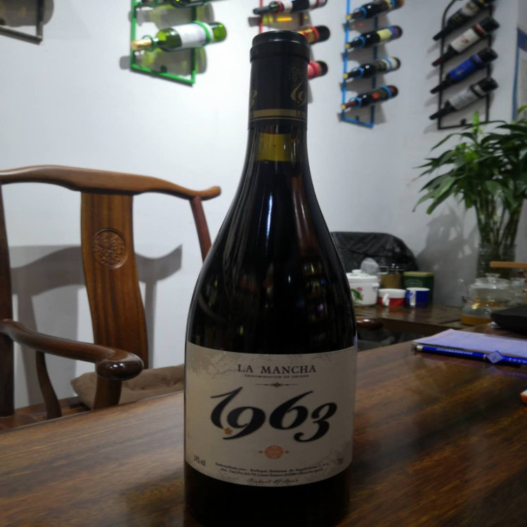 大量批发供应西班原瓶进口红酒1963美乐干红葡萄酒