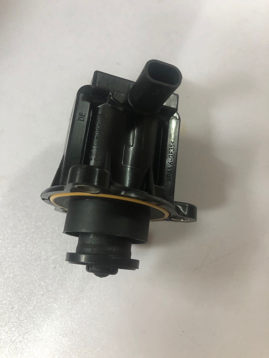 电磁阀 涡轮增压器控制阀 适用于奔弛 w204 c200 c300 0001531159
