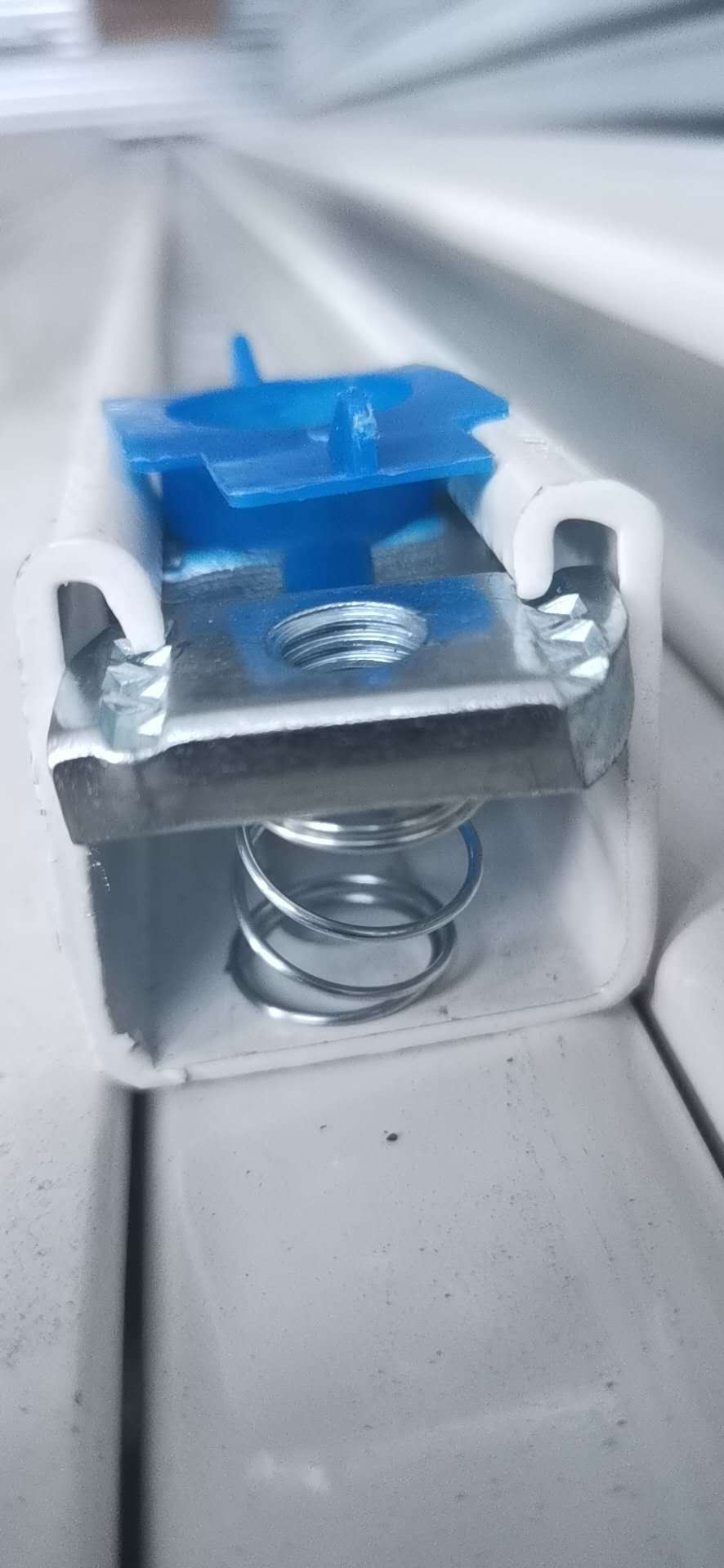 镀锌弹簧塑翼螺母 c型钢配件专用弹簧定制 弹簧螺帽 m6m8m10m12-阿里