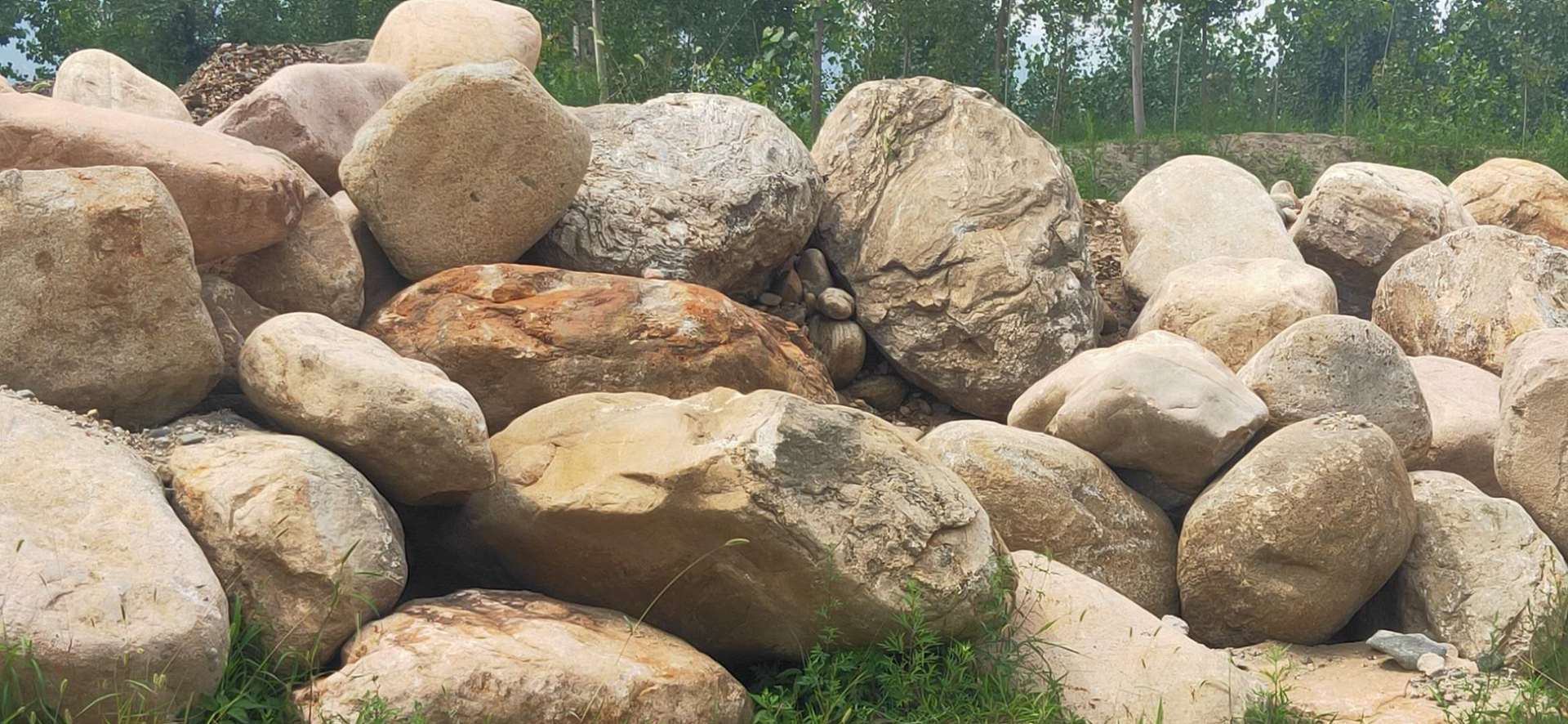 批发大块鹅卵石 造景卵石 公园摆放用景石 2米鹅卵石