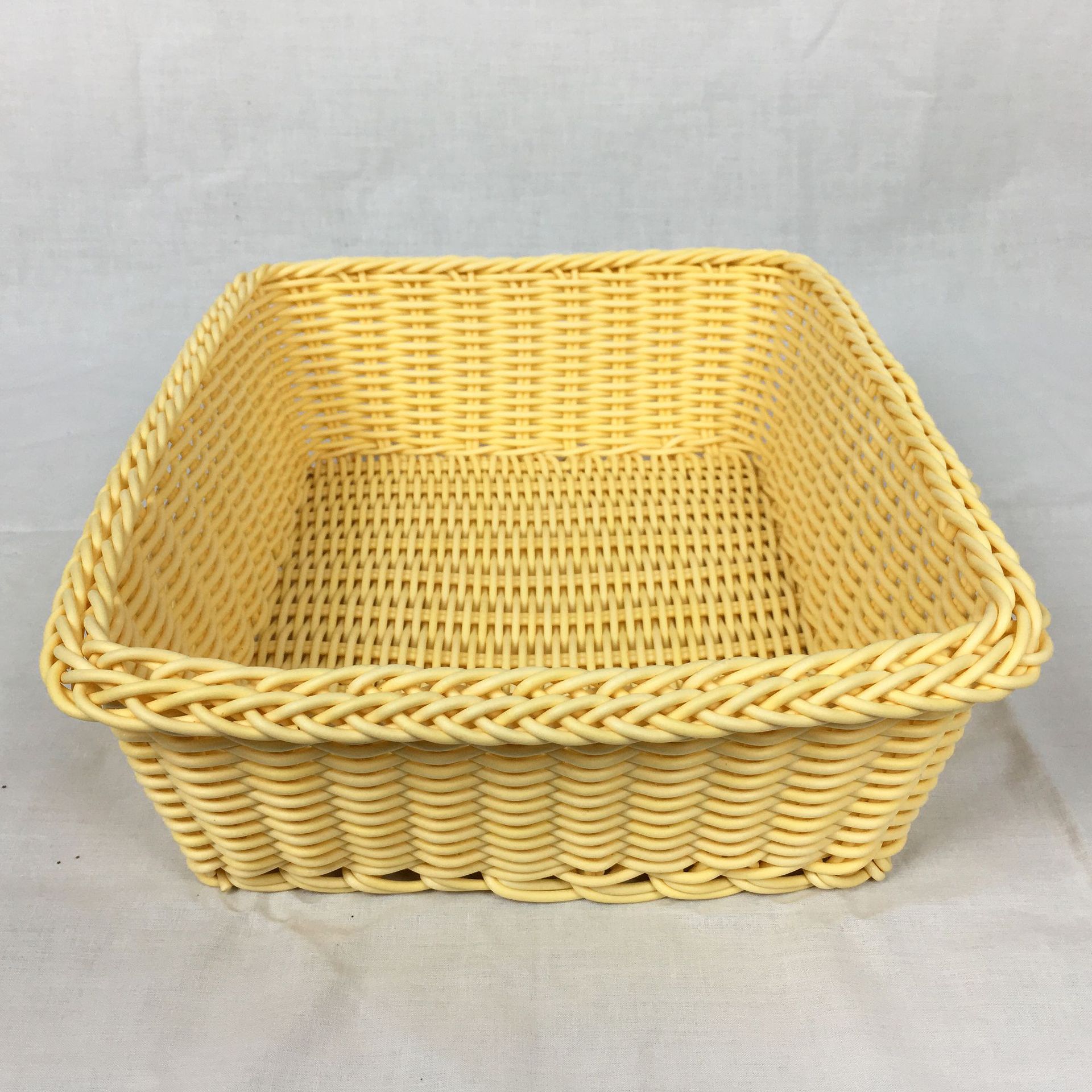 厂家定制编织篮子 长方形胶藤仿藤篮子 超市零食收纳筐摆设展示