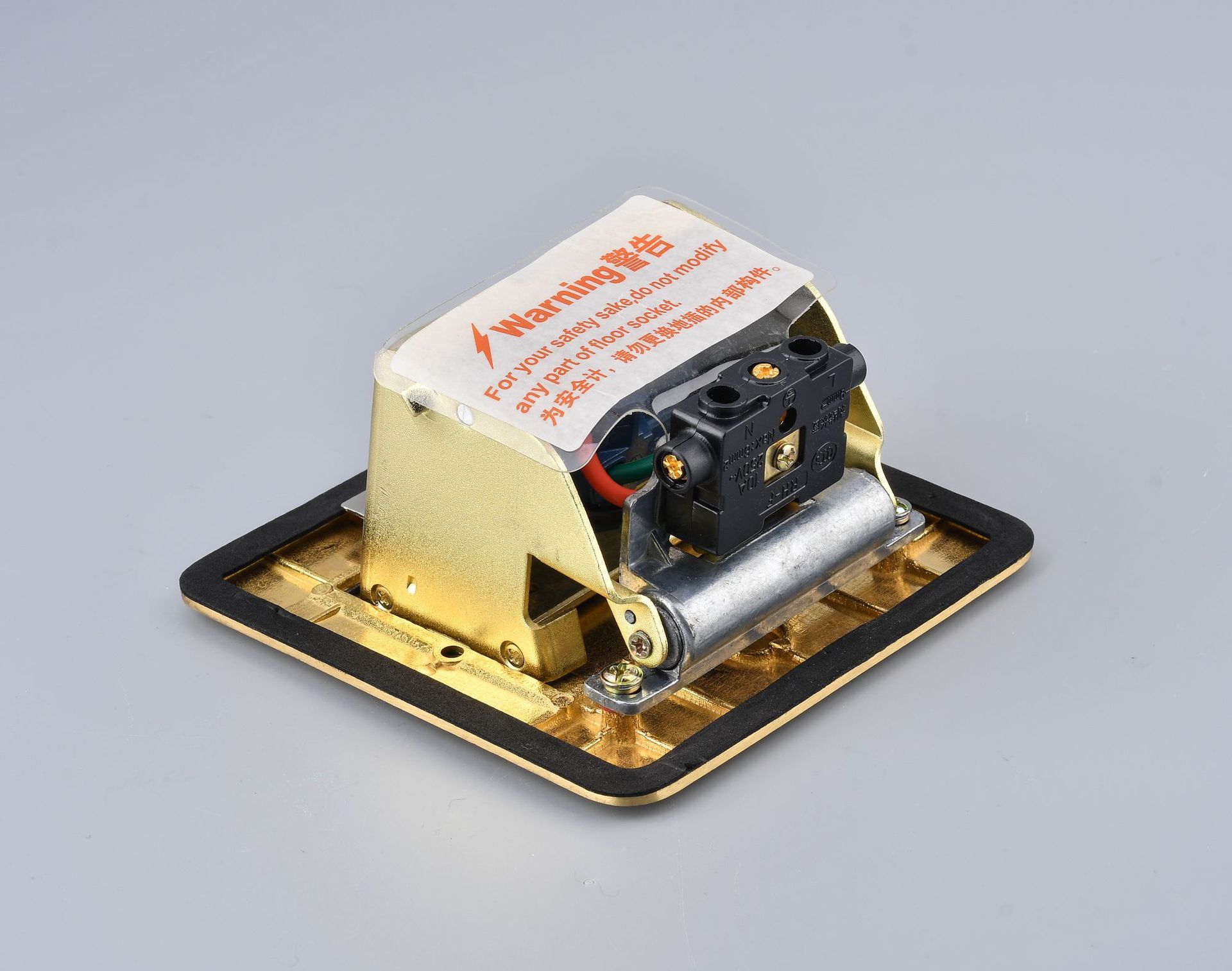 浙江       是否进口         否       品牌         朗鹤电器