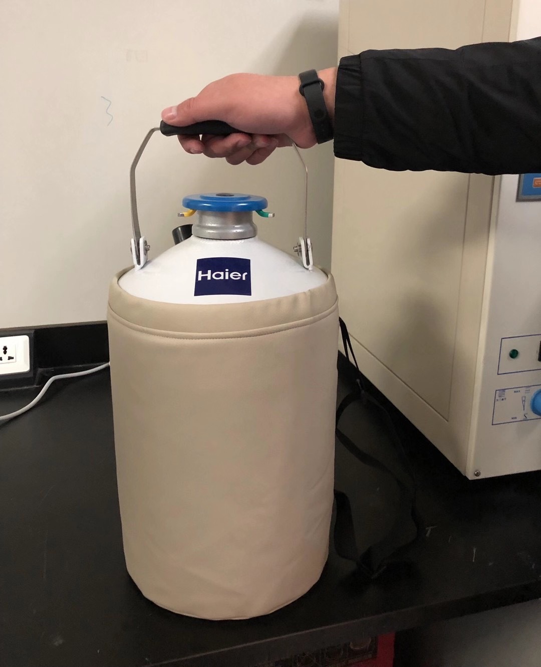 海尔液氮罐铝合金液氮罐手提式液氮罐适合短途运输313l