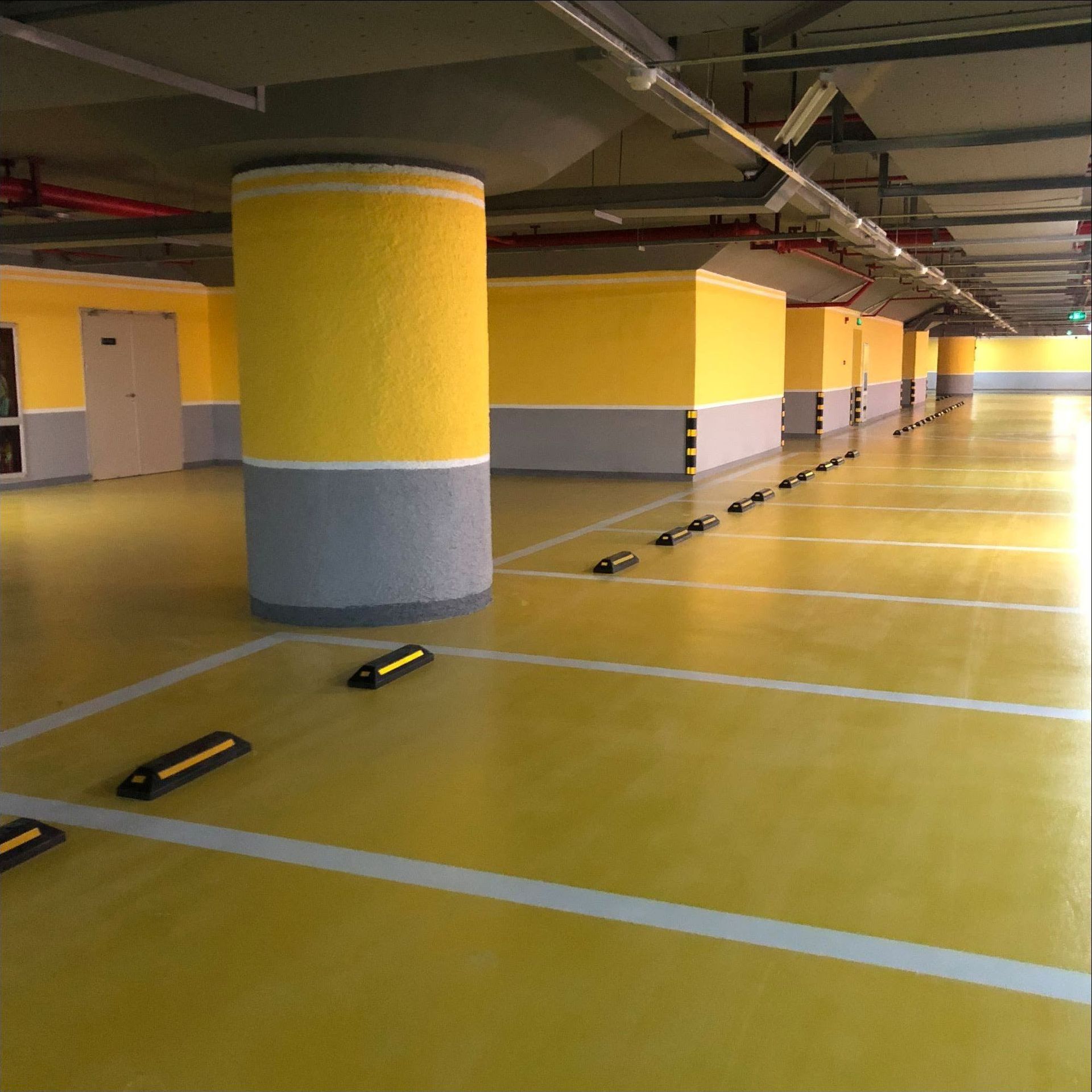 停车场聚氨酯地坪