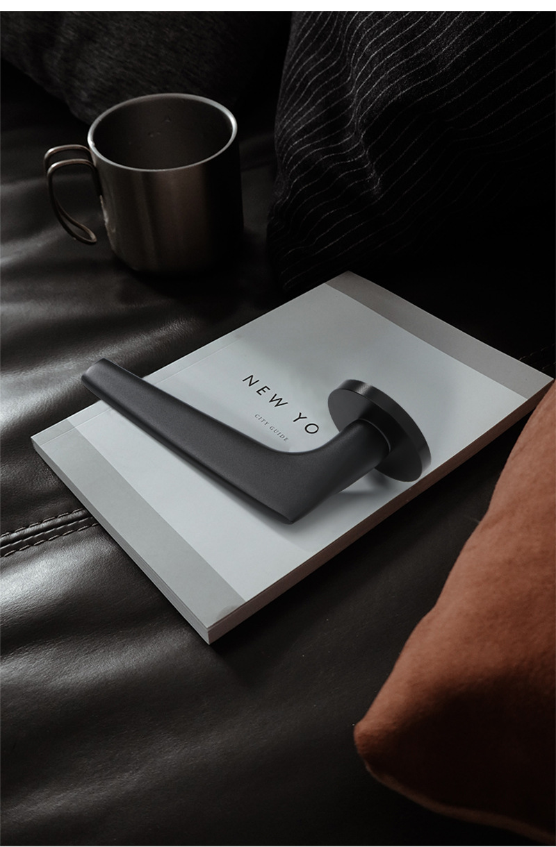 英蒙       加工定制         否       货号         黑色分体锁