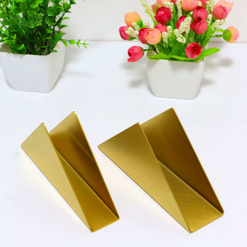 Nordic Gold Stainless Steel Triangle Vertical Tissue Holder Restaurant Hotel Metal Tissue Holder Paperboard Tissue Holder