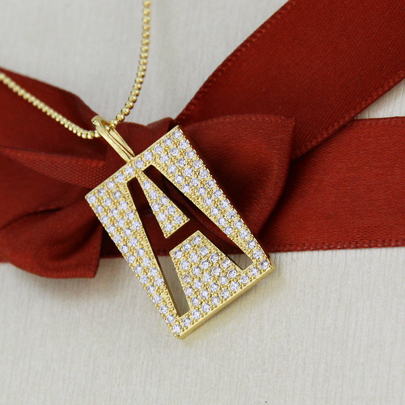ins跨境电商金色方形26字母项链 工厂直供现货欧美新款方块吊坠