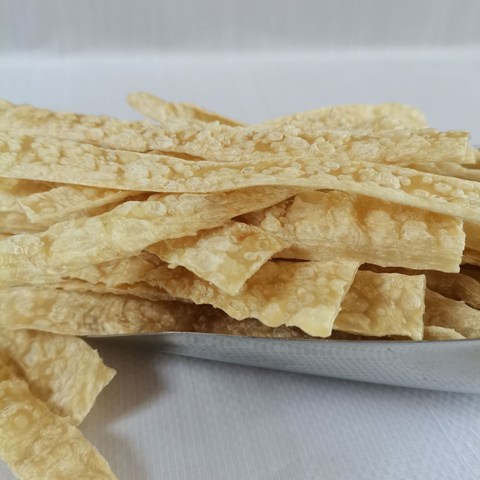 厂家直供火锅干锅胡辣汤脱水干货台湾面筋鱼骨面筋2.5kg箱京遥