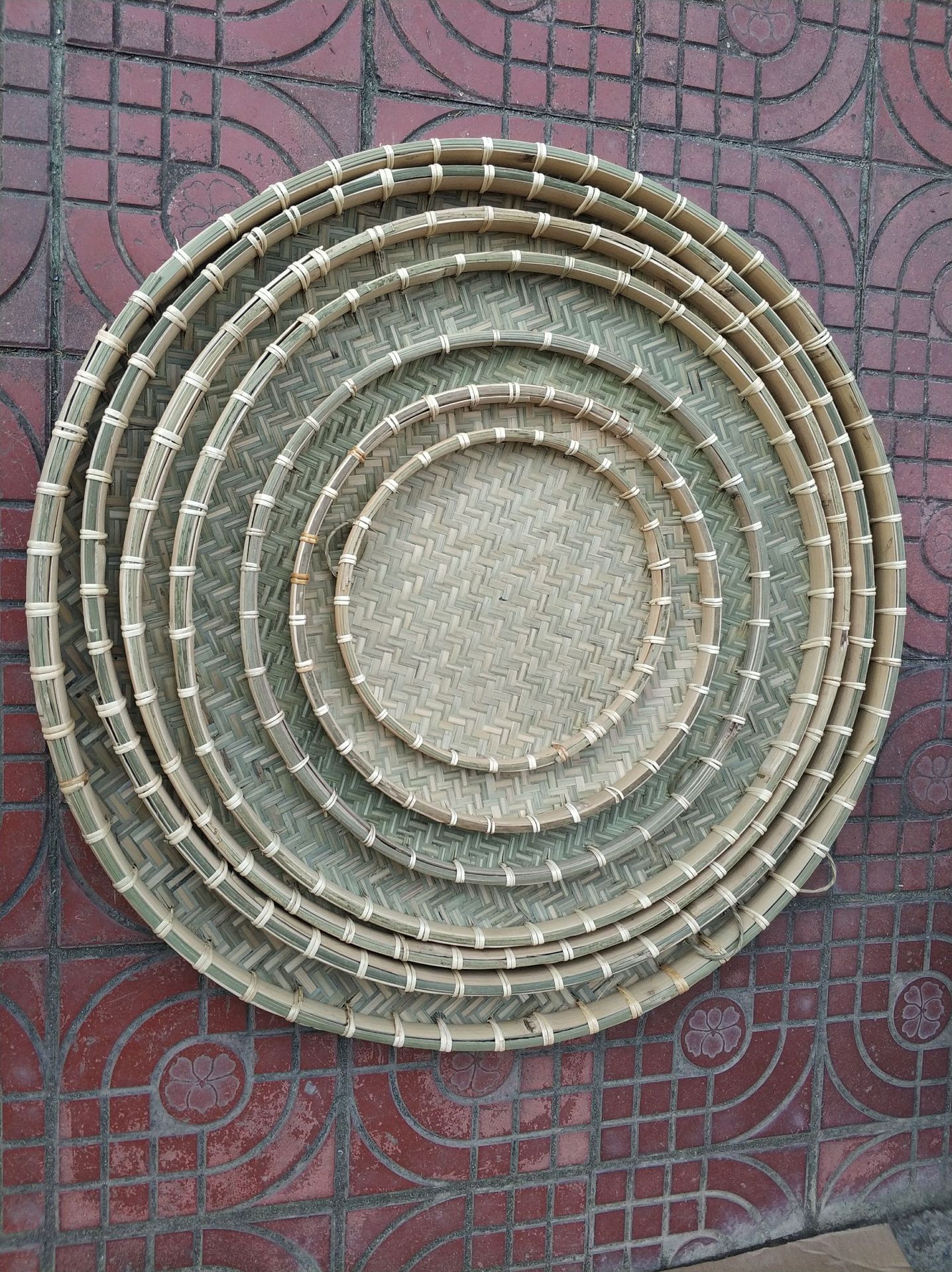 晾晒竹青头层圆簸箕编织 竹制品编织平扁竹筐 手工竹编制品