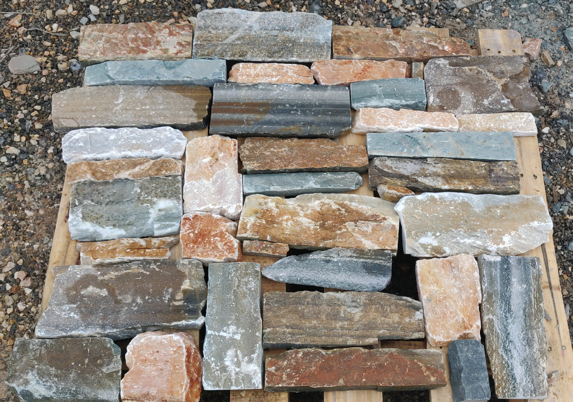 散条石墙面板岩文化石别墅花园庭院围墙外墙文化石石材艺术墙石