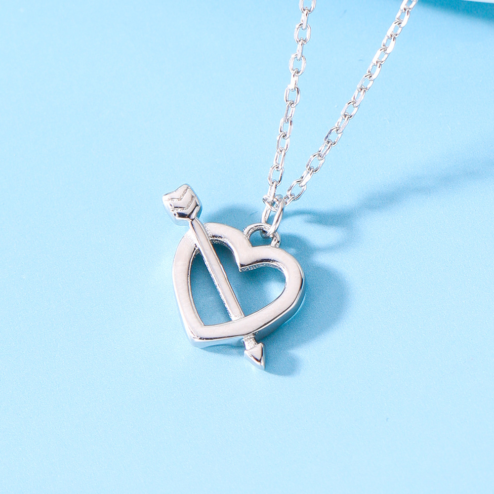 日韩风情侣丘比特之箭项链女简约轻奢小众设计感爱心锁骨链镀白金