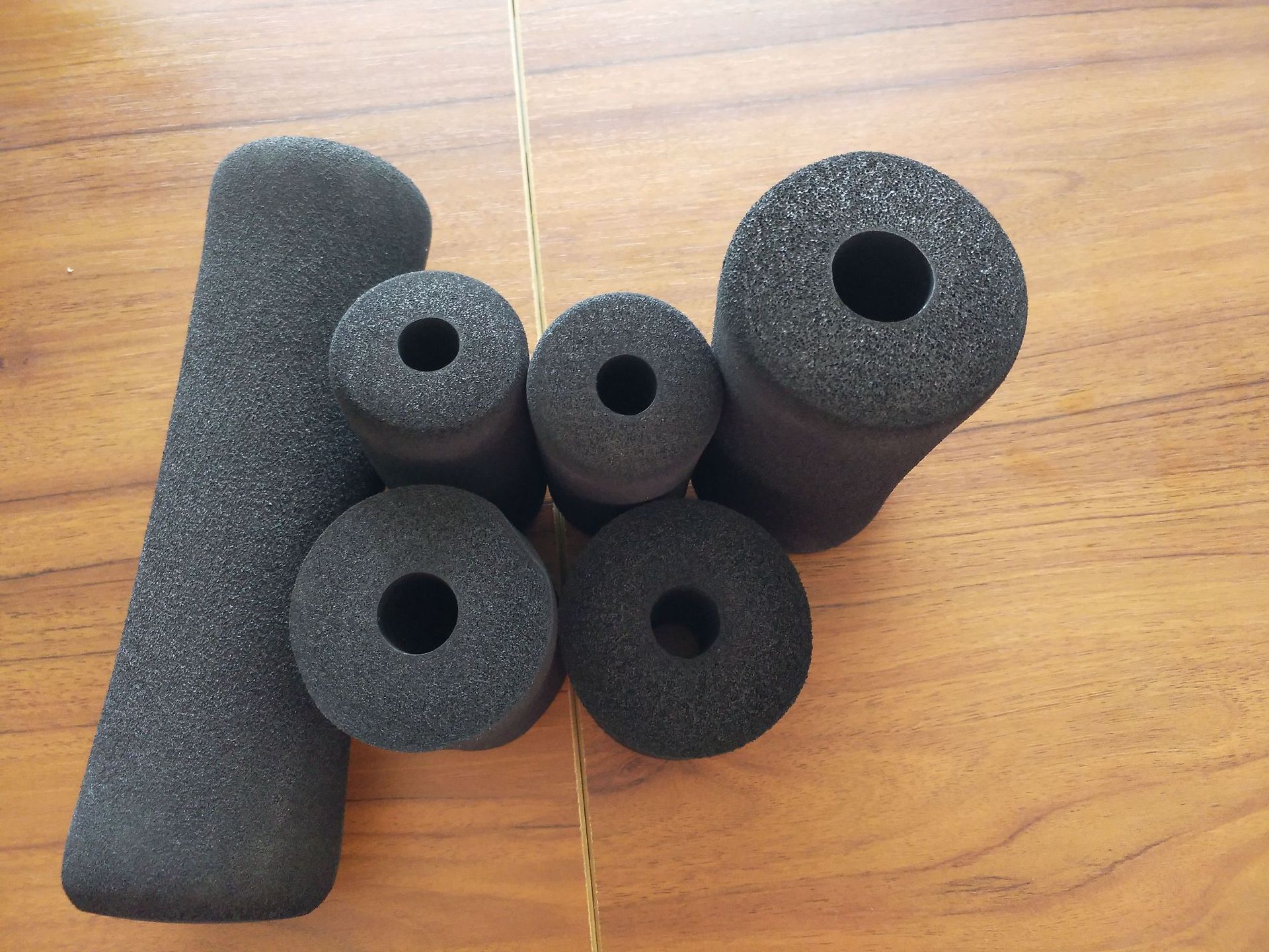 橡胶发泡管防滑手柄 运动器材泡棉握把 eva把套定制nbr手把套