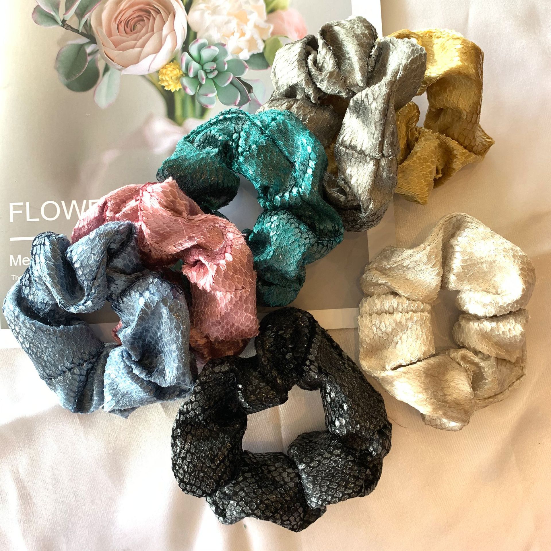 秋冬镭射亮咖色蛇纹大肠发圈扎马尾发圈