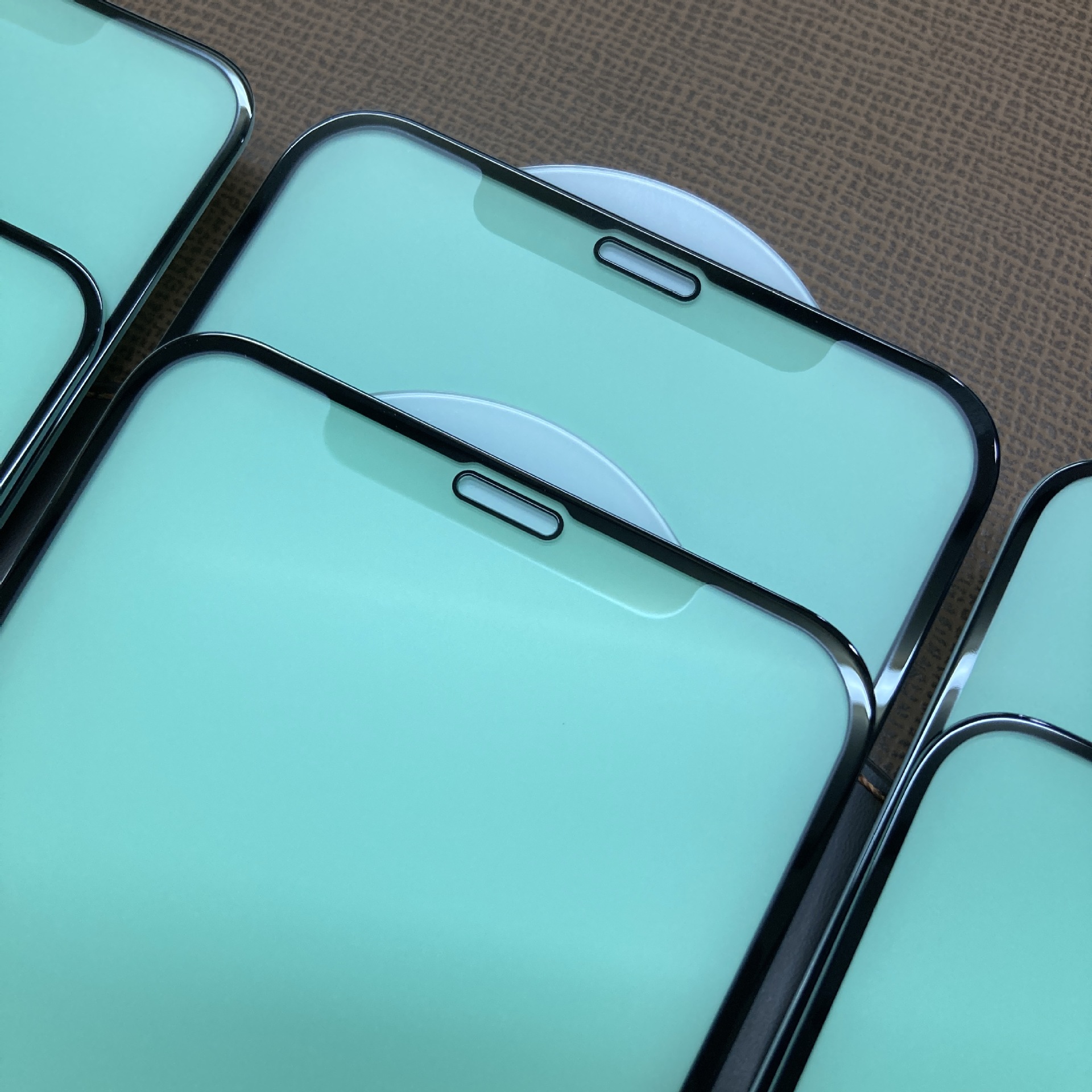 适用iphonexr雾面磨砂绿光护瞳钢化膜iphone11xsmax磨砂绿光贴膜