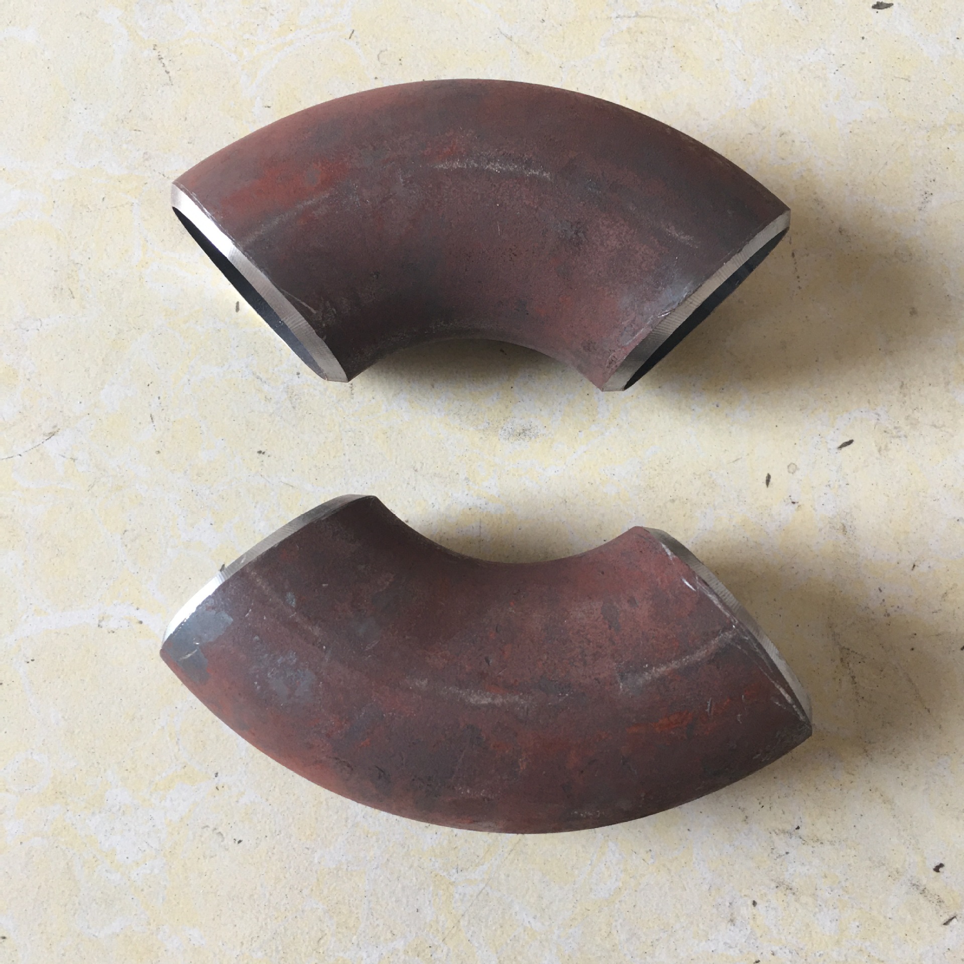 厂家直销 无缝热压弯头10crmo910焊接弯头电厂高压加厚冲压弯头