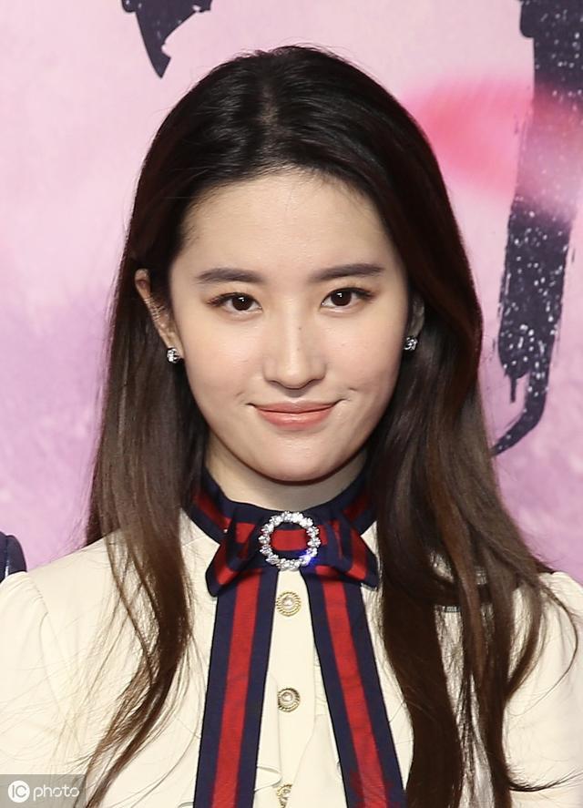 好看脸型有3种,章子怡瓜子脸,刘亦菲鹅蛋脸,丑的有2种