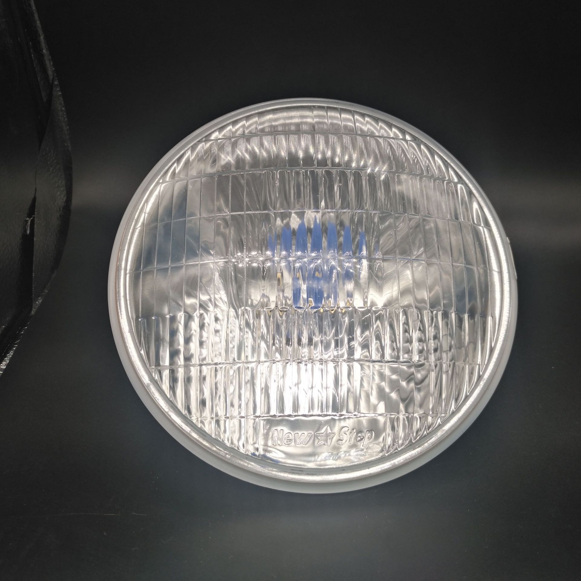 汽车配件封闭式聚光灯圆形聚光灯适用全系列车车灯现货直销多种灯