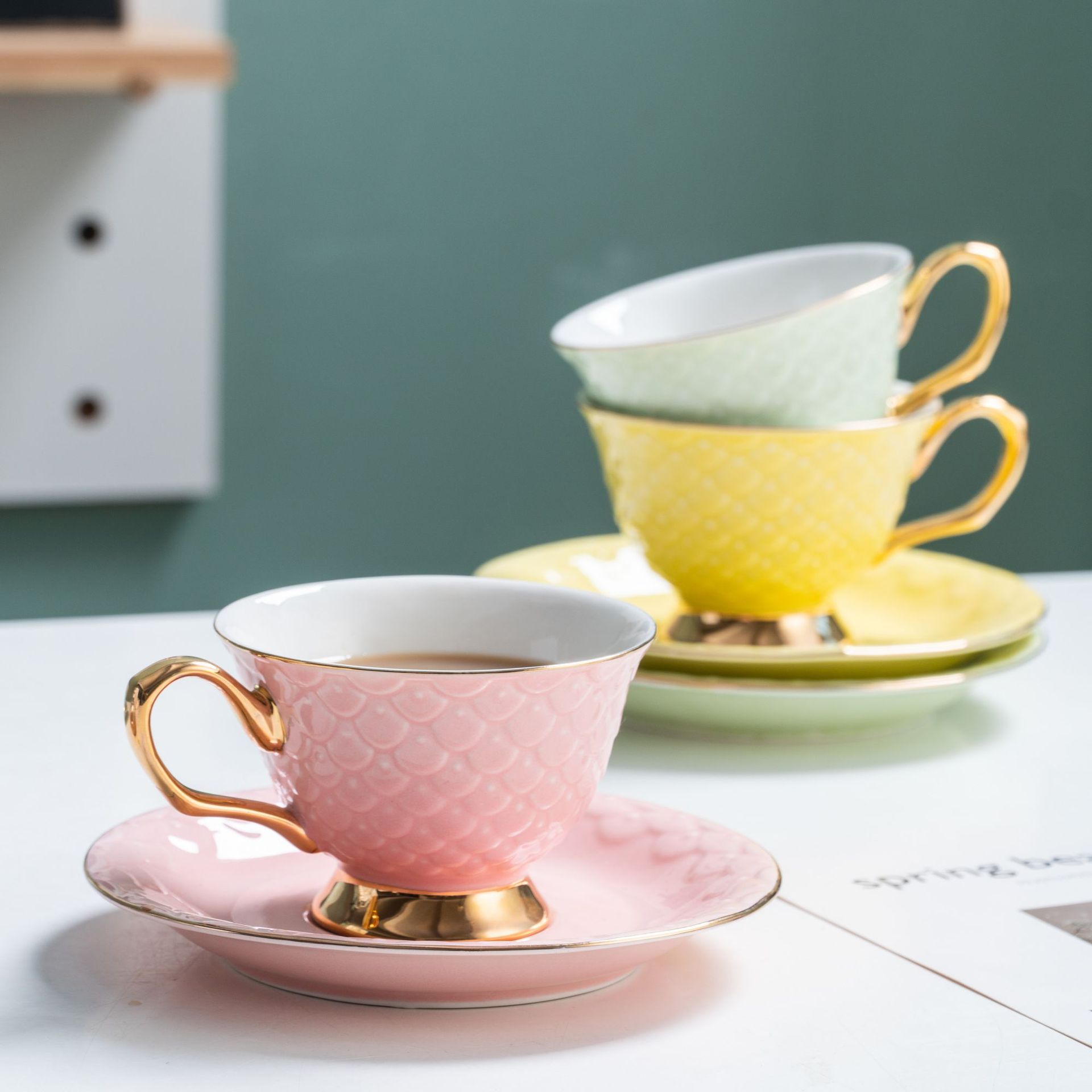 创意欧式红茶杯子色釉陶瓷咖啡杯碟金色描边茶杯浮雕礼品批发套装