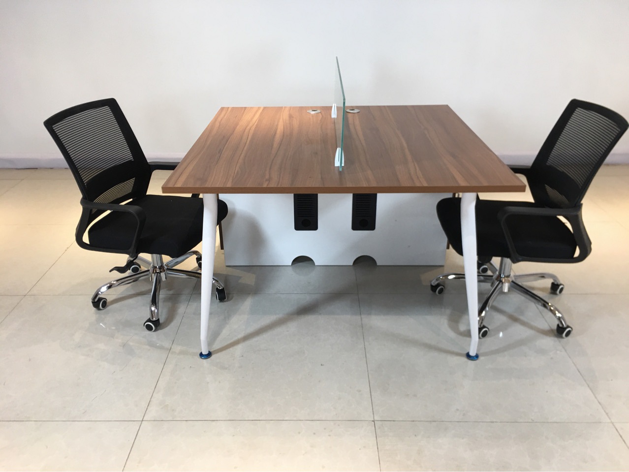 板式铁架现代简约办公桌两人位职员桌工位屏风桌卡位