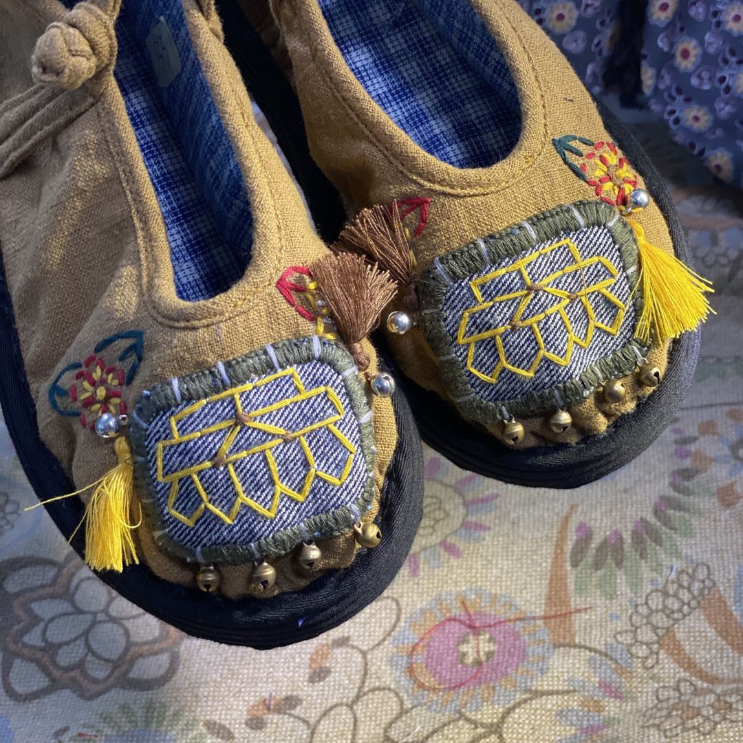 莲花玲》手绣款纯手工千层底布鞋圆大头养生布鞋绣花复古棉线纳底