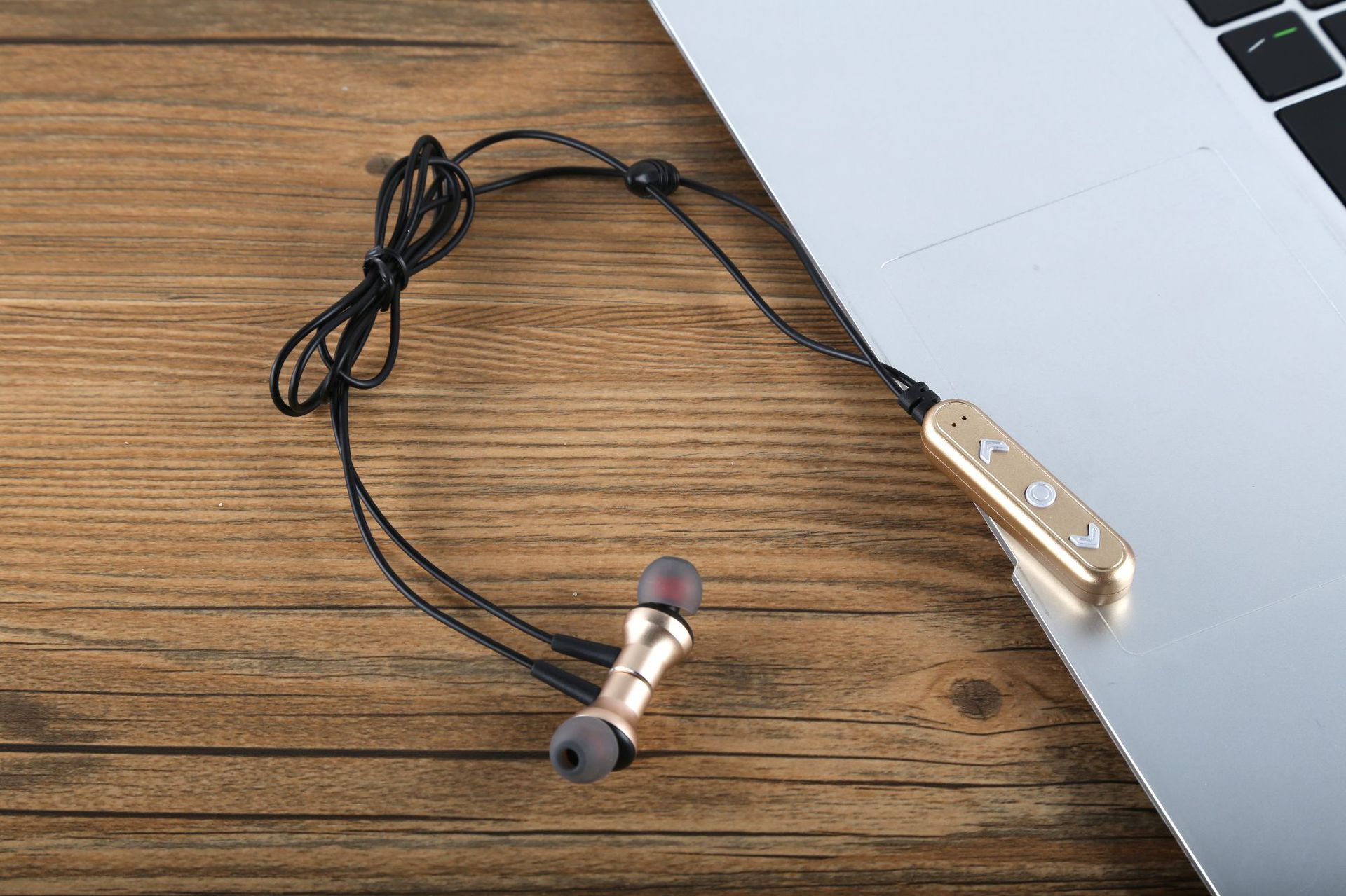 牧森akz-t53 防丢项链耳机磁吸吊坠蓝牙耳机 新款后挂式厂家批发