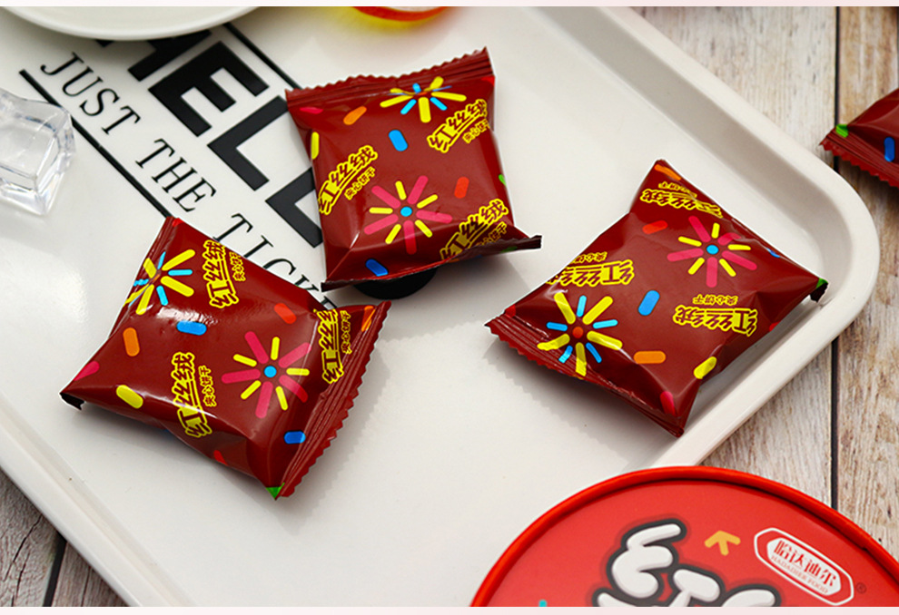 杯装红丝绒夹心饼干网红休闲营养代餐小零食红色夹心小饼趣味小吃