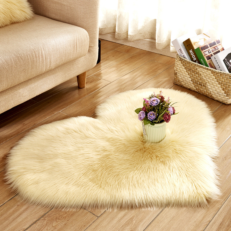 Heart-Shaped Wool-like Carpet Customized Office Living Room Pile Floor Covering Cute Decorative Stair Mat