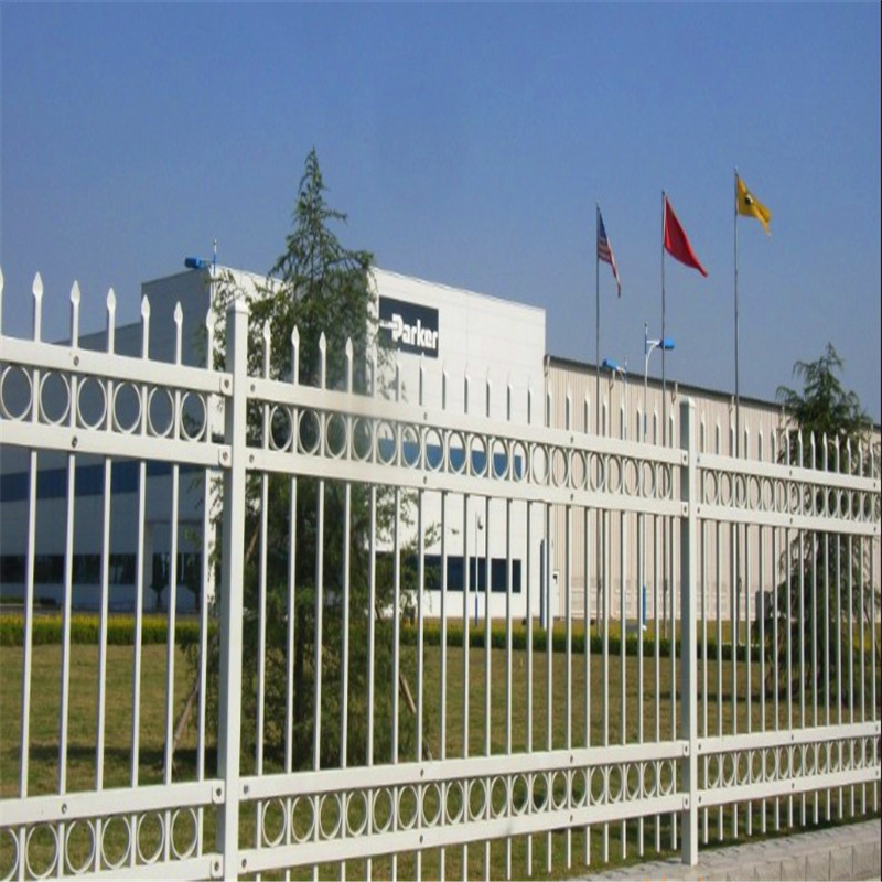 围墙护栏现货批发成都工厂围墙栏杆学校围墙隔离防护锌钢护栏定制