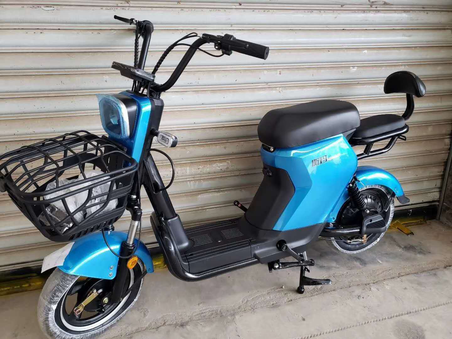 新款外卖轻便两轮锂电池电动车厂家供应