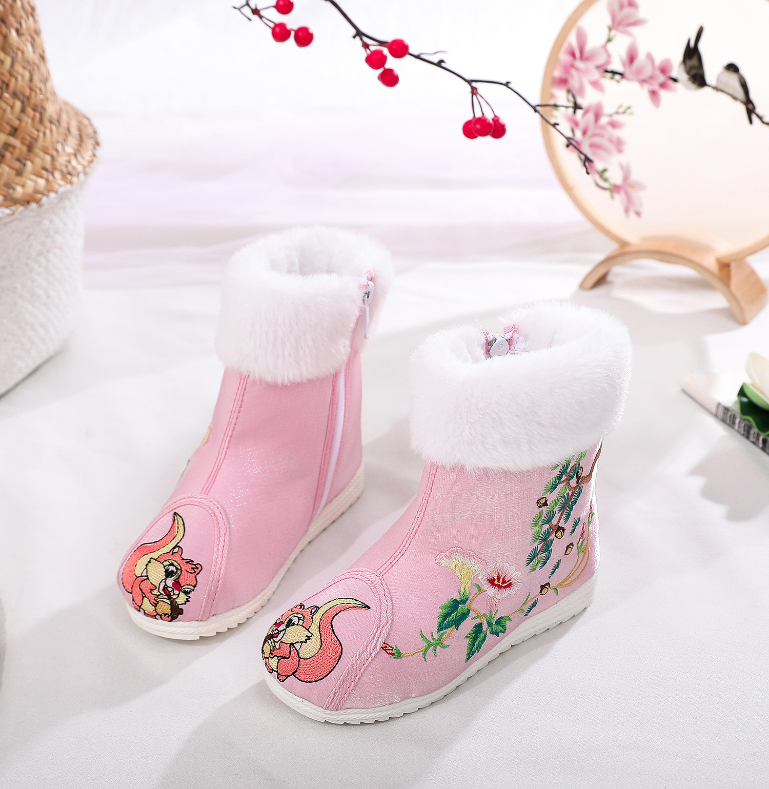 儿童绣花鞋冬汉服鞋女童古装民族风公主靴子女孩唐装古风拜年棉靴