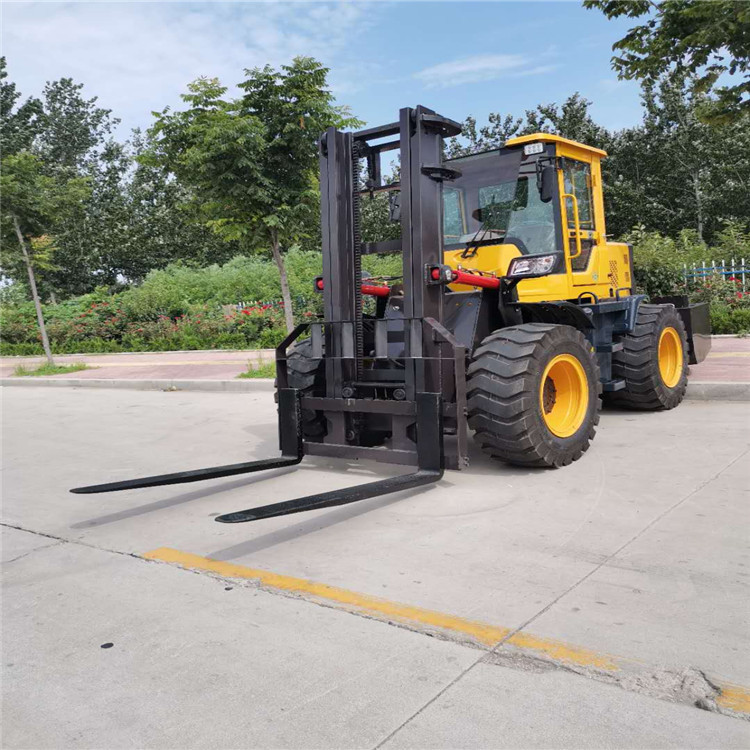 四驱越野叉车平抱抓头多用途搬运堆高性能好厂家直发售后无忧