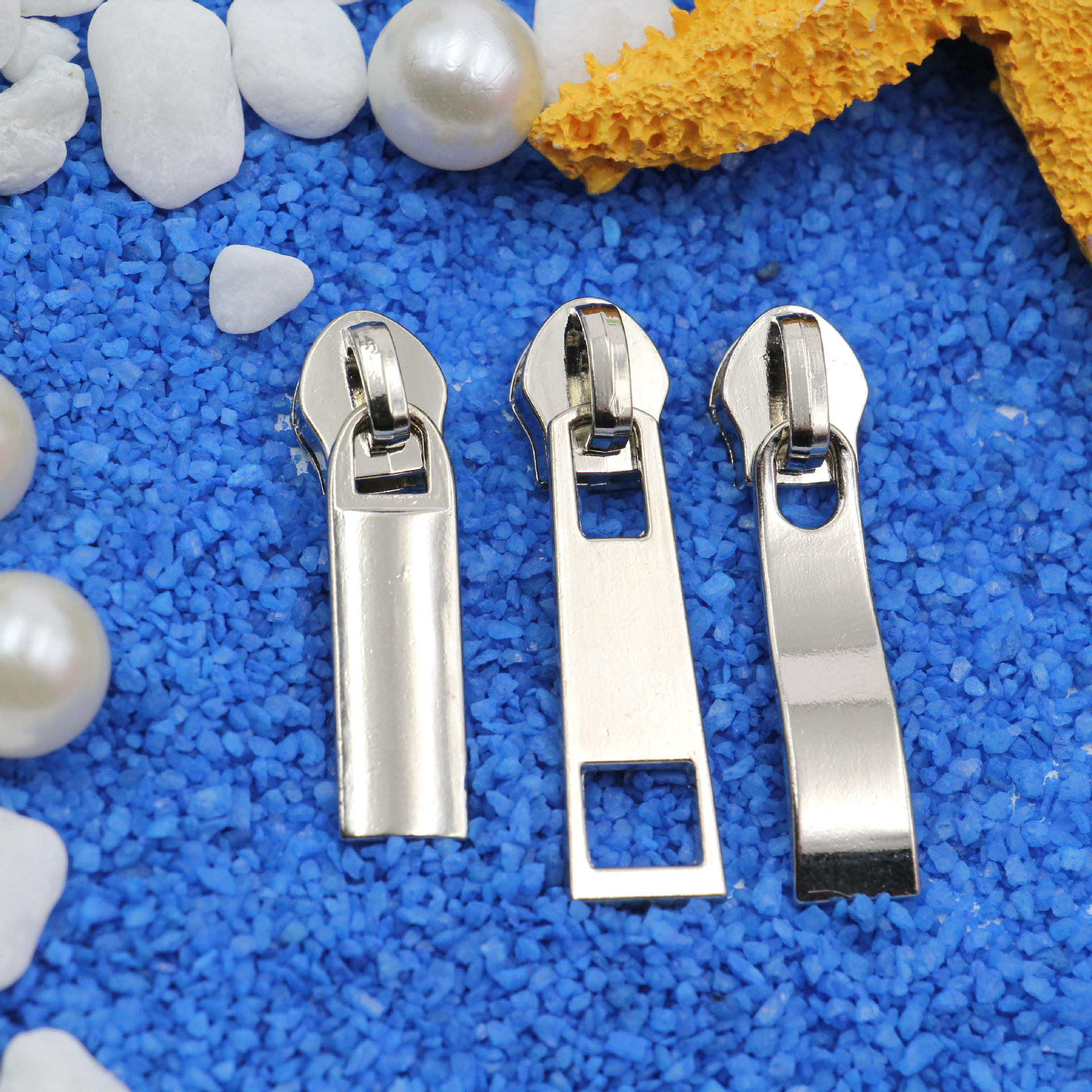 厂家现货5号拉链头金属箱包袋子拉片拉头尼龙拉链头挂镀锌合金