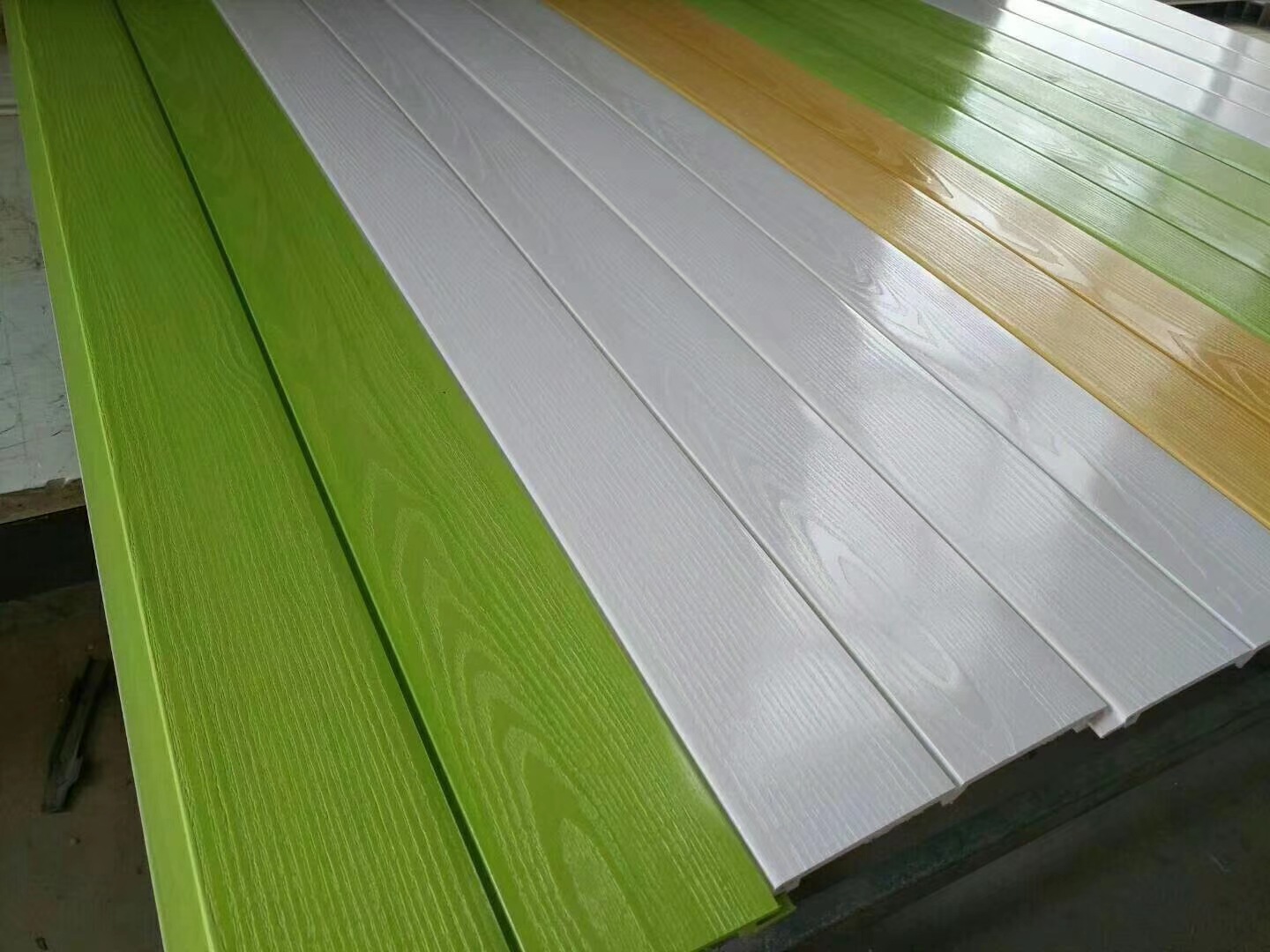 厂家批发 生态木 双75浮雕板 长城板墙裙 环保护墙板 幼儿园墙裙