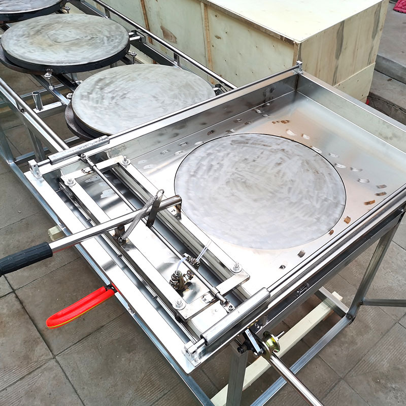 新型推拉式煎饼机商用定制江苏半自动燃气多鏊子印刷式杂粮煎饼机