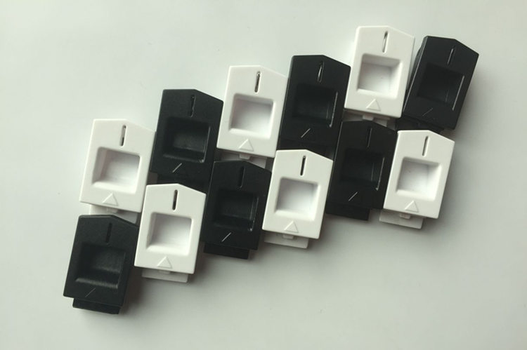 机箱弹簧侧门扣1u2u塑胶箱柜小塑料卡扣机柜推动锁扣机柜盲板扣子