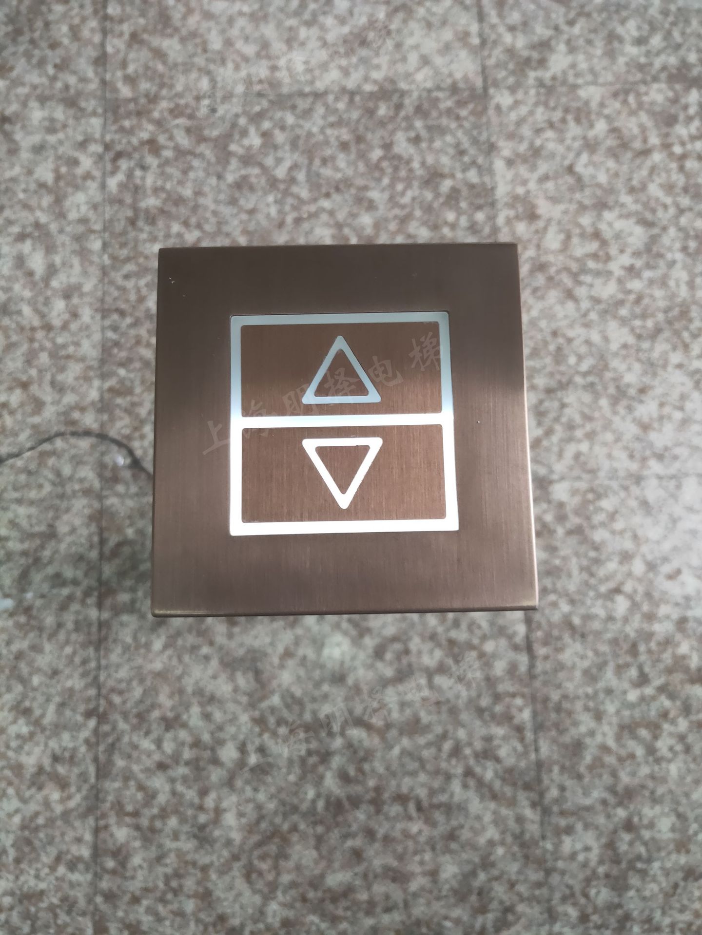 电梯立柱式外呼/方柱呼梯盒/玫瑰金柱式召唤盒mzl-22