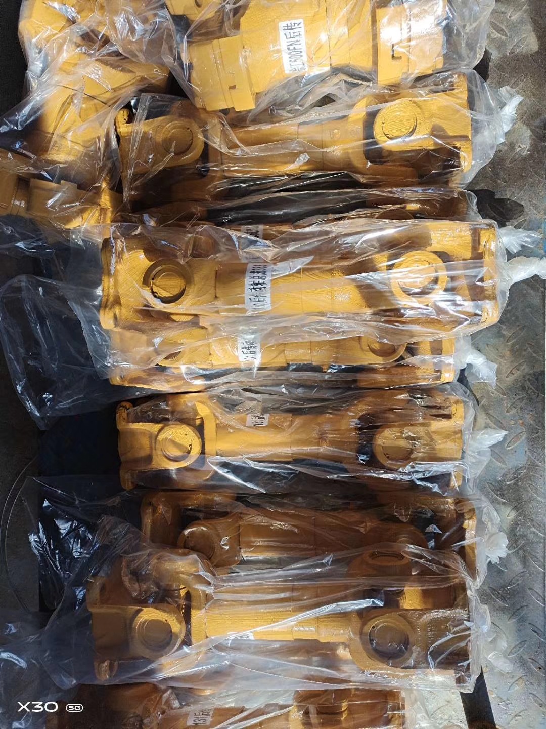 现货供应山工650 652 655装载机前后传动轴总成 过桥 吊架 万向节