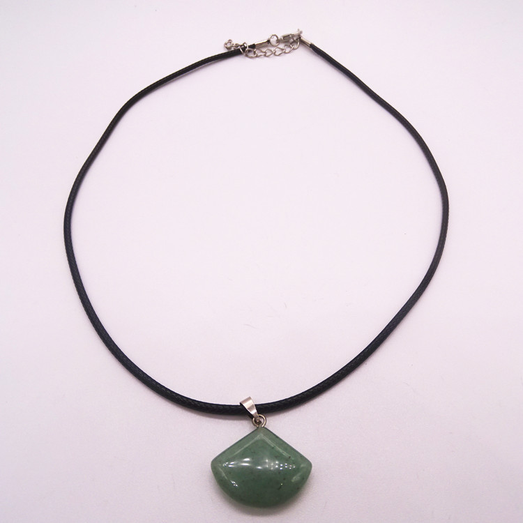 外贸热销产品 天然石头吊坠扇子形状石头项链裙摆小吊坠批发