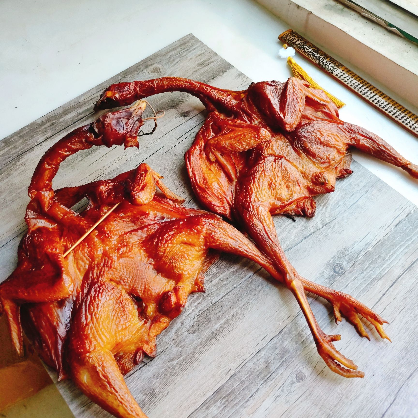 湖南特产烟熏腌制风干腊鸡传统工艺整只柴火烟熏2斤左右一只