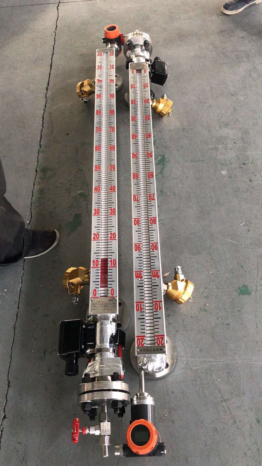 电伴热保湿型磁翻板液位计高温防腐防爆磁性液位计磁翻板液位计