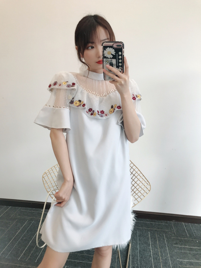 【金丫子】【特价】2018透视薄纱拼接刺绣绣花修身雪纺连衣裙8312
