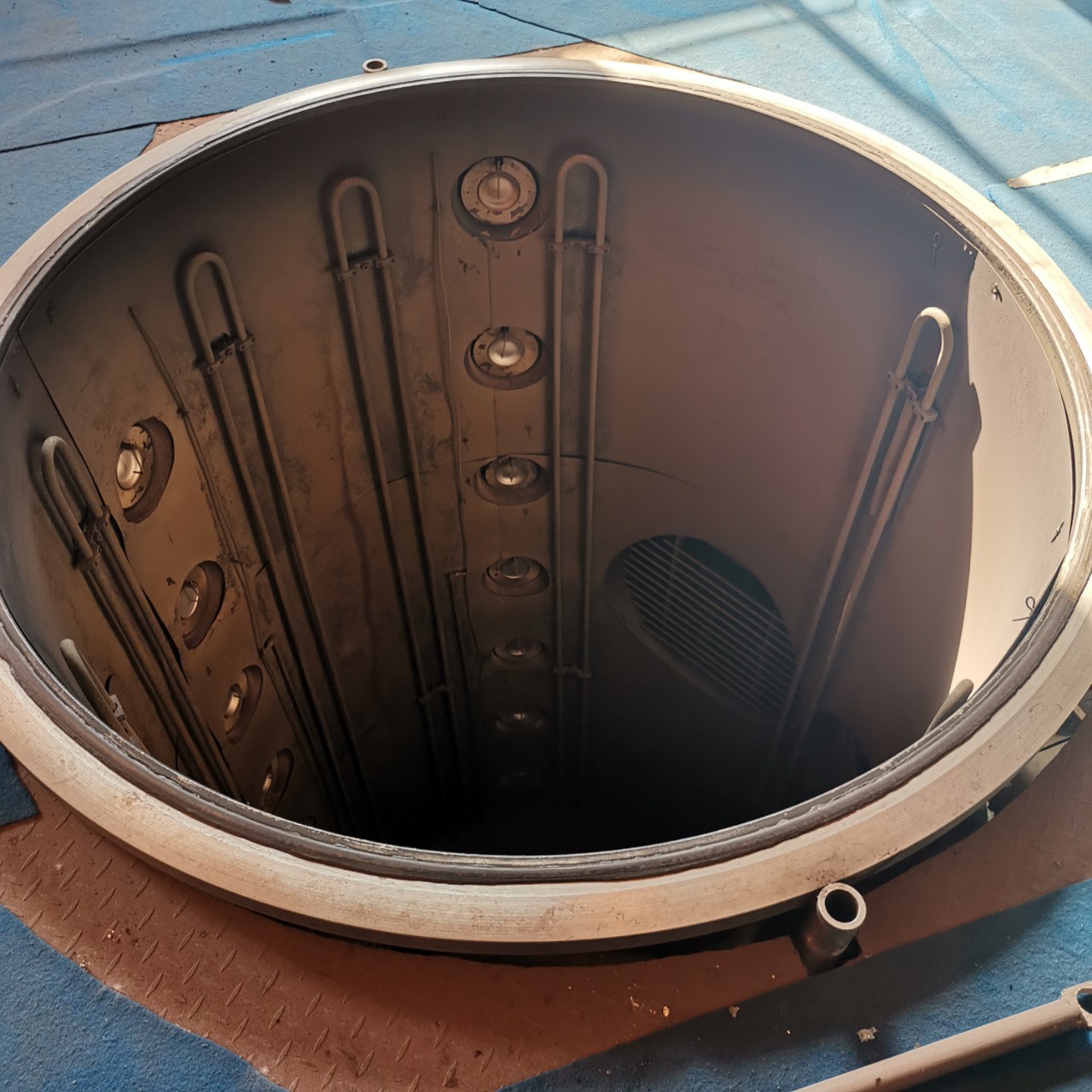 二手镀钛金真空炉,不锈钢水槽烧烤架火锅盆镀仿金黑金食品级涂层