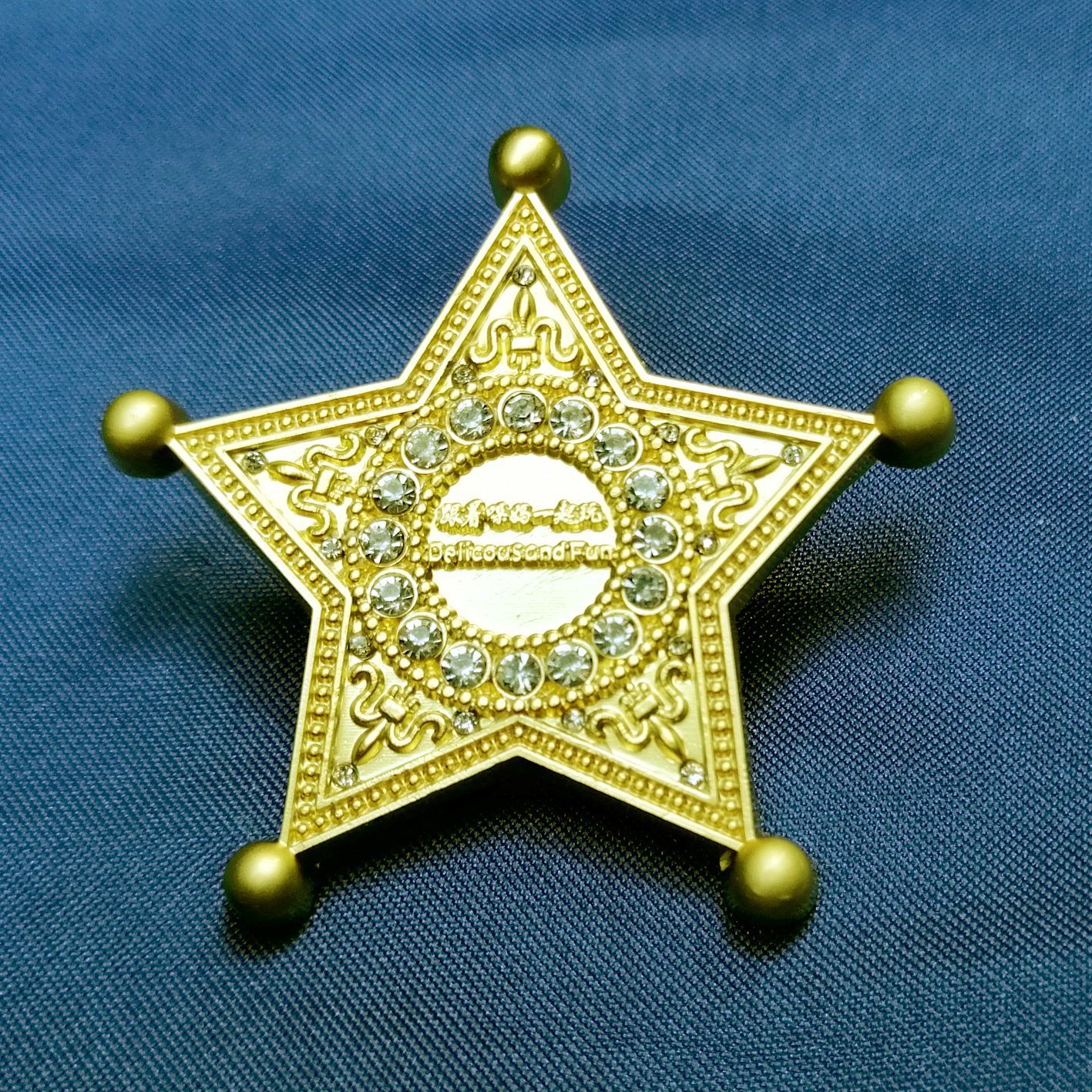 金属徽章定制学校锌合金烤漆勋章浮雕珐琅滴胶徽章胸针定制-阿里巴巴