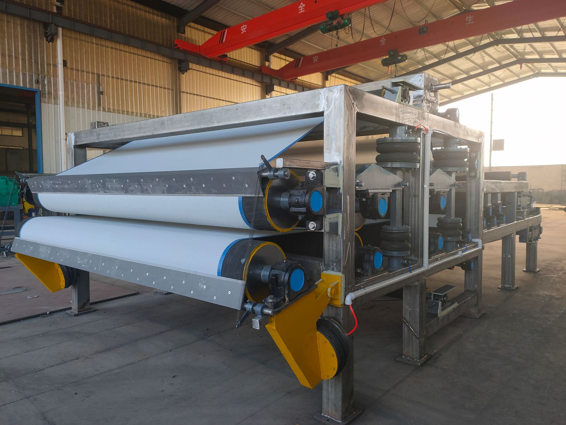 山东厂家直供 三网带式脱水压滤机 一体化洗沙污泥浆浓缩处理设备