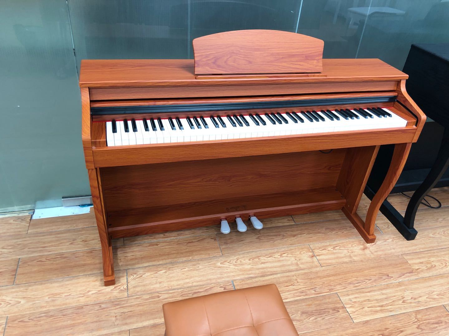 爱乐丝890型88键重锤键盘木纹电钢琴成人儿童幼儿园办班教学考级