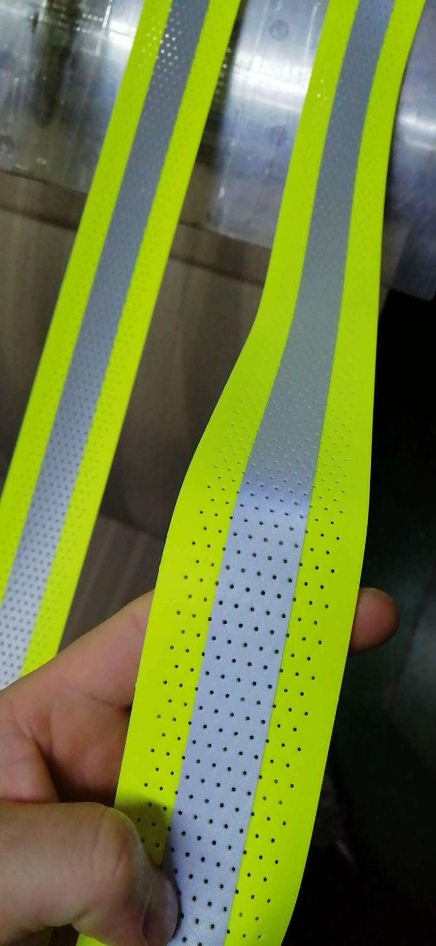 国亮银反光布 冲孔反光条 反光带压花 tc 反光阻燃布3m反光布5cm