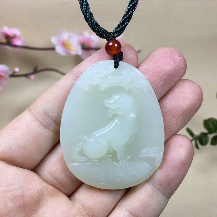 和田玉白玉十二生肖狗旺财玉石吊坠 男女款本命年保平安玉器挂件