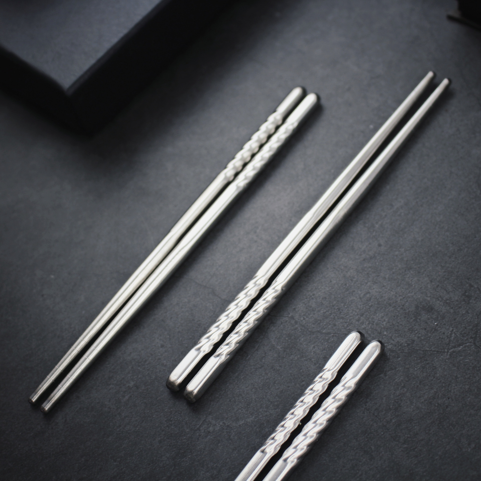 厂家批发不锈钢16cm螺纹筷子家庭儿童学生麻花防滑筷子礼品餐具