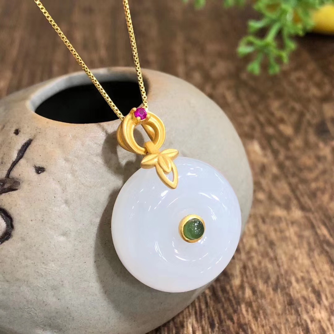 s925银镶嵌和田玉白玉平安扣吊坠古法款青海老坑料伴镶碧玉带证书