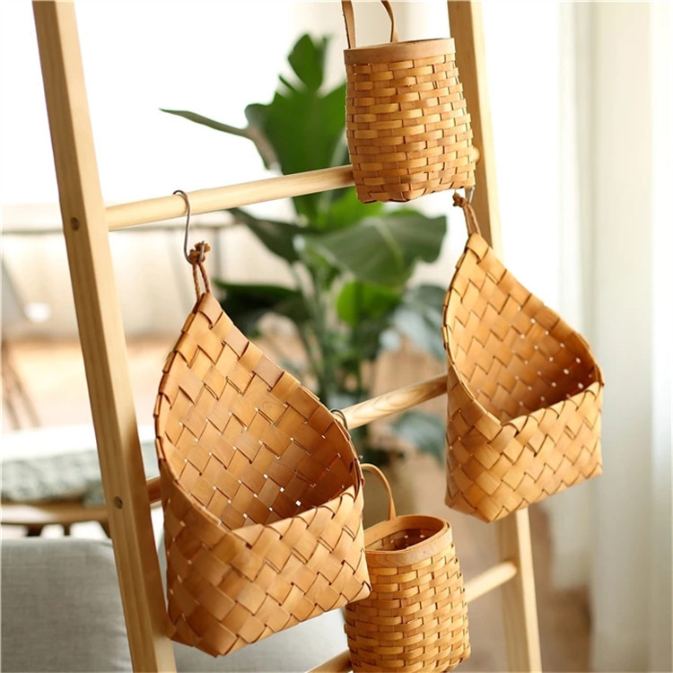 Hand-Woven Fir Chips Storage Basket Hanging Mini Basket Hanging Basket Wall Hanging